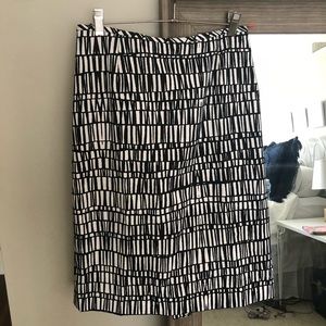 Black and White Patterned Pencil Skirt
